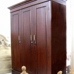 lemari pakaian besar 3 pintu kayu jati minimalis