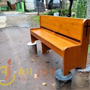 Bangku Gereja Protestan Kayu Jati Minimalis Tampak Depan